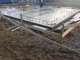 ベースコン打設